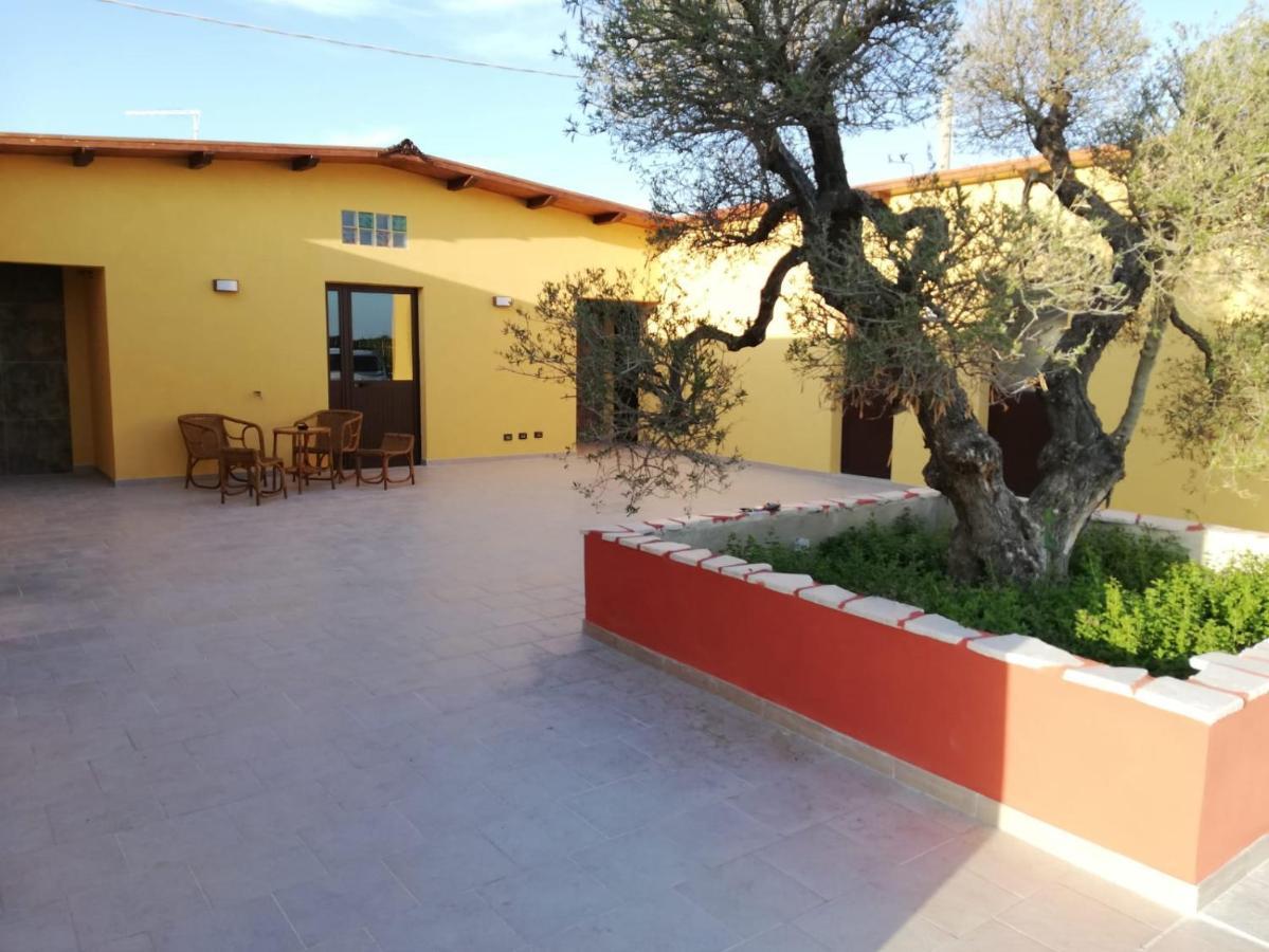 Casa Acito Bed and Breakfast Stornara Exteriör bild